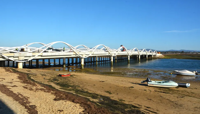 Praia de Faro: Neue Brücke